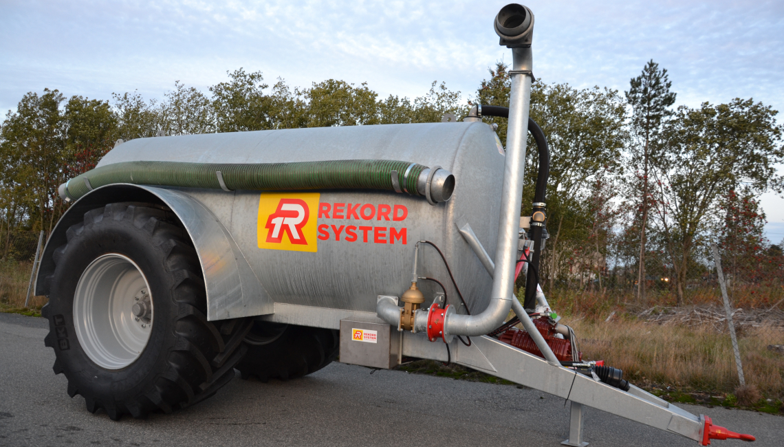 12000 L Rekord system gjødselvogn med lastearm